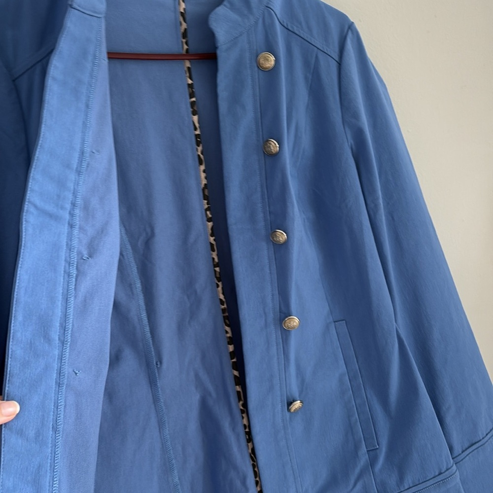 Blazer - Picture 4 of 6